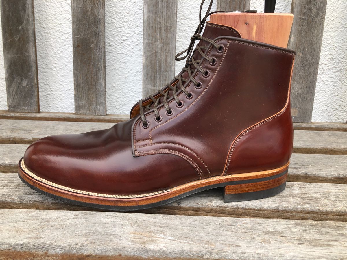Photo by johnfmac on October 1, 2022 of the Viberg Service Boot in Horween Color 4 Shell Cordovan.