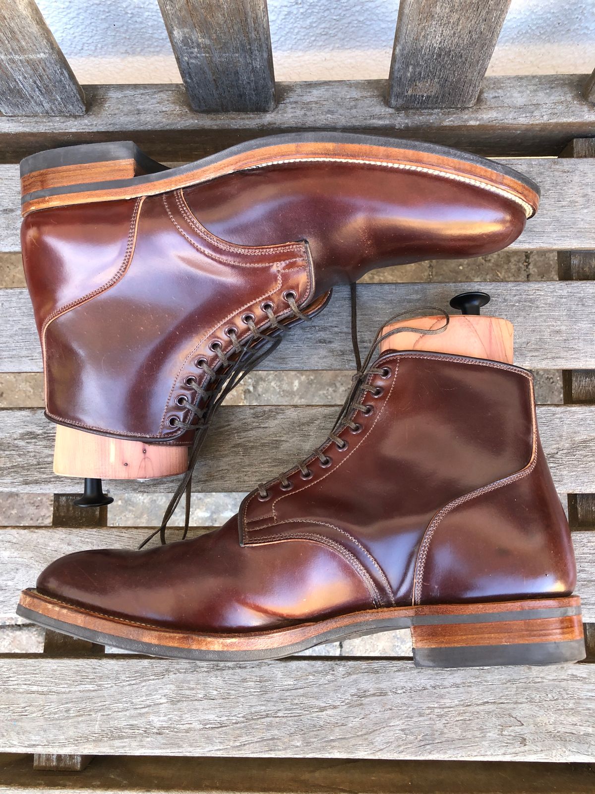 Photo by johnfmac on November 5, 2022 of the Viberg Service Boot in Horween Color 4 Shell Cordovan.