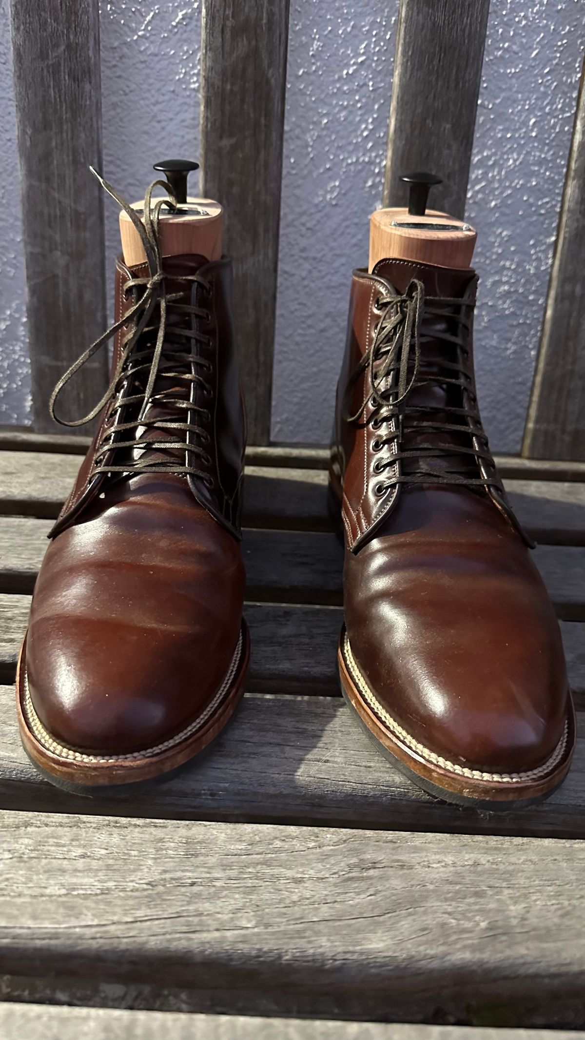 Photo by johnfmac on December 6, 2022 of the Viberg Service Boot in Horween Color 4 Shell Cordovan.