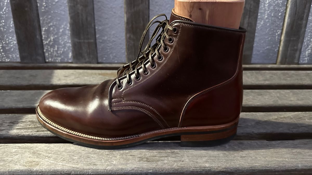 Photo by johnfmac on December 6, 2022 of the Viberg Service Boot in Horween Color 4 Shell Cordovan.