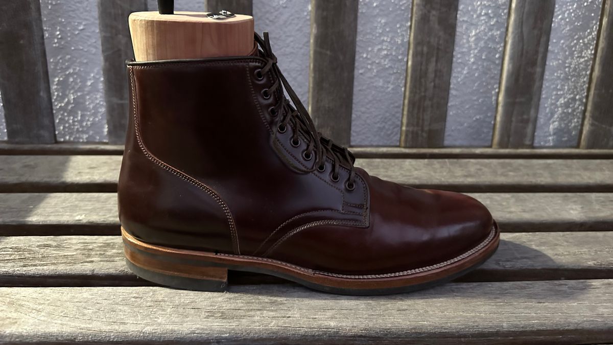 Photo by johnfmac on December 6, 2022 of the Viberg Service Boot in Horween Color 4 Shell Cordovan.