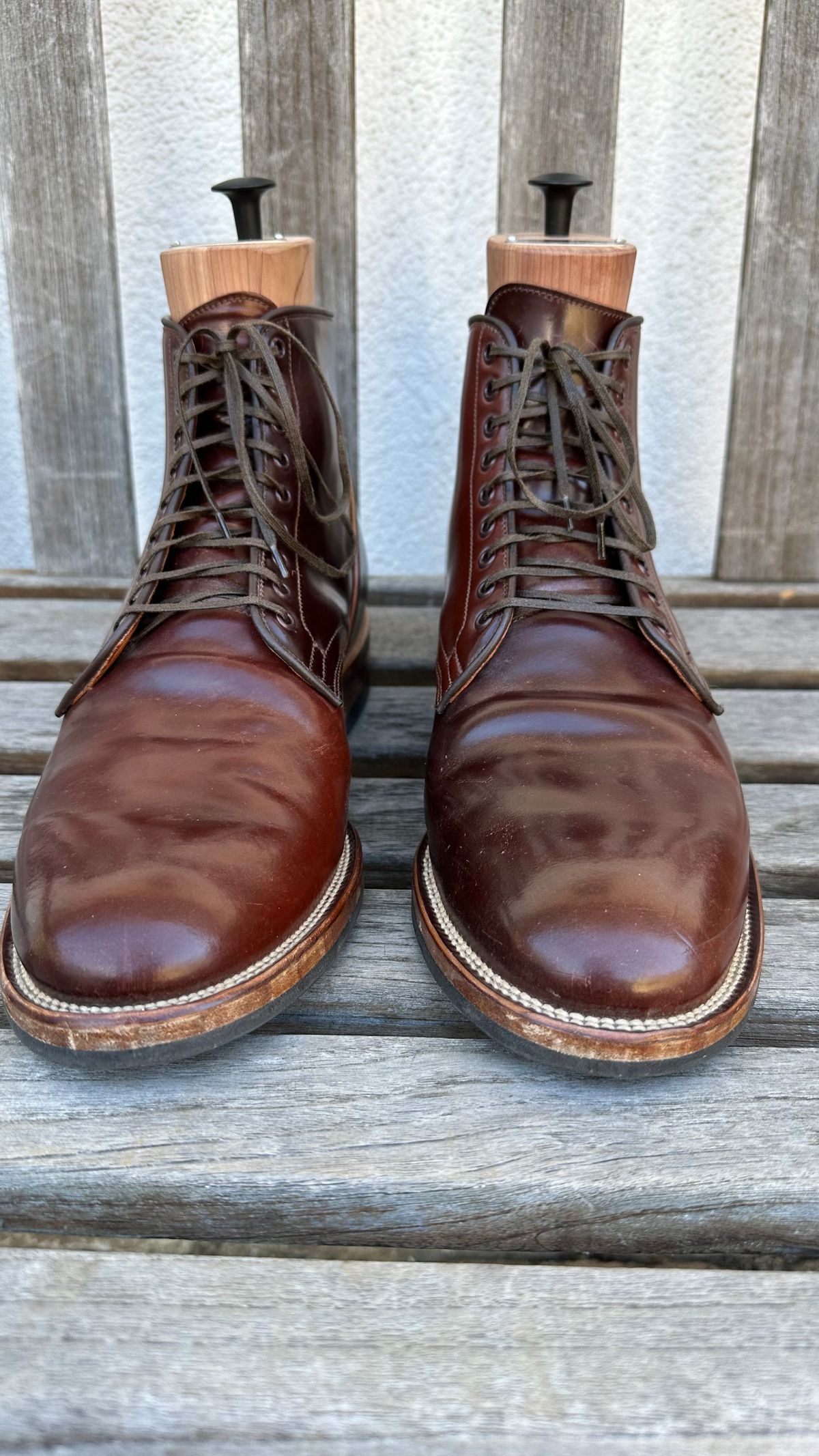 Photo by johnfmac on February 5, 2023 of the Viberg Service Boot in Horween Color 4 Shell Cordovan.