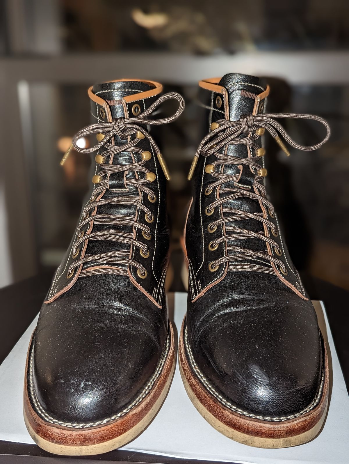 Photo by RaisingTheBar on January 6, 2023 of the Monroe 19927 in Shinki Black Oiled Horsebutt.