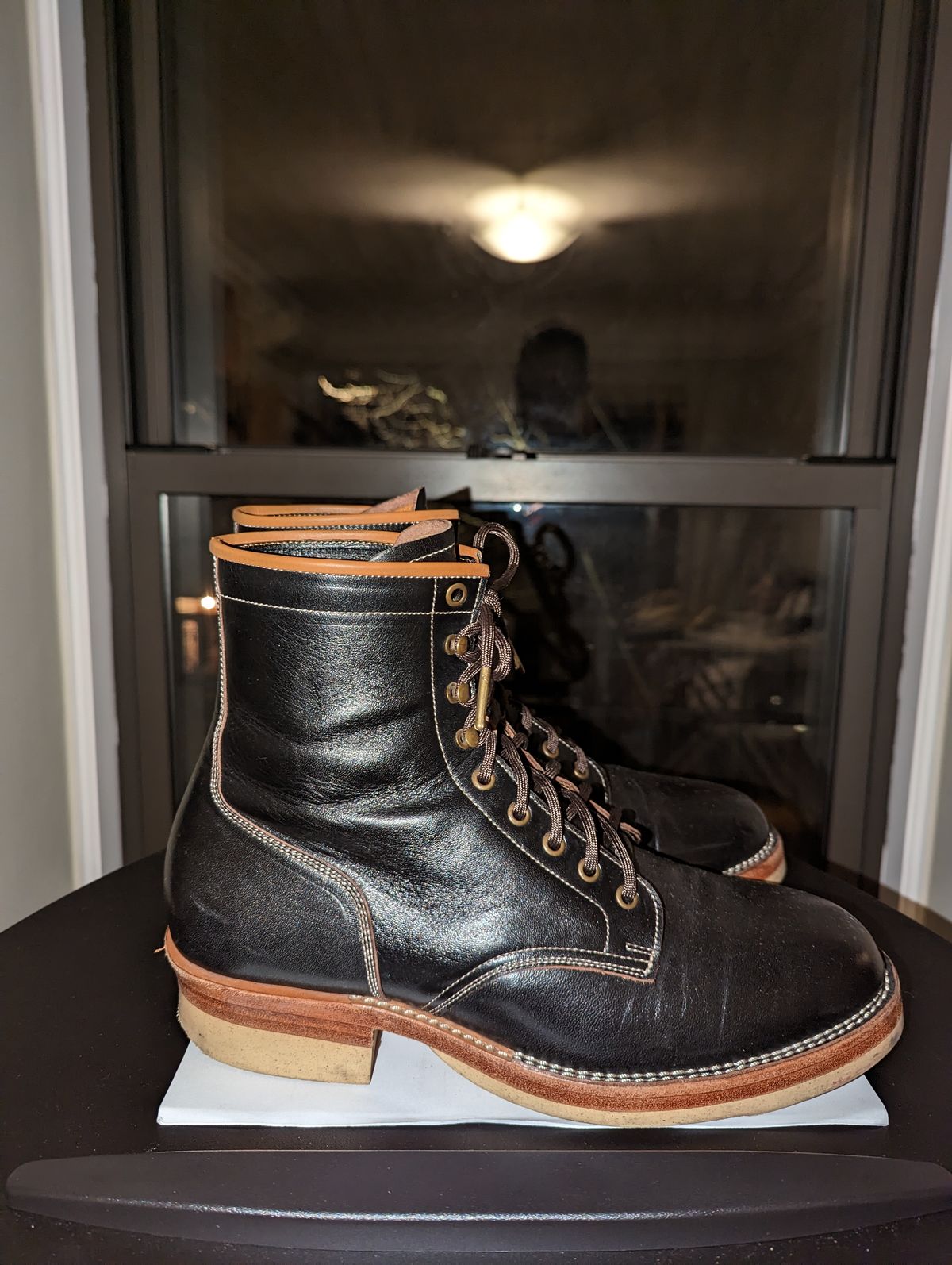 Photo by RaisingTheBar on January 6, 2023 of the Monroe 19927 in Shinki Black Oiled Horsebutt.