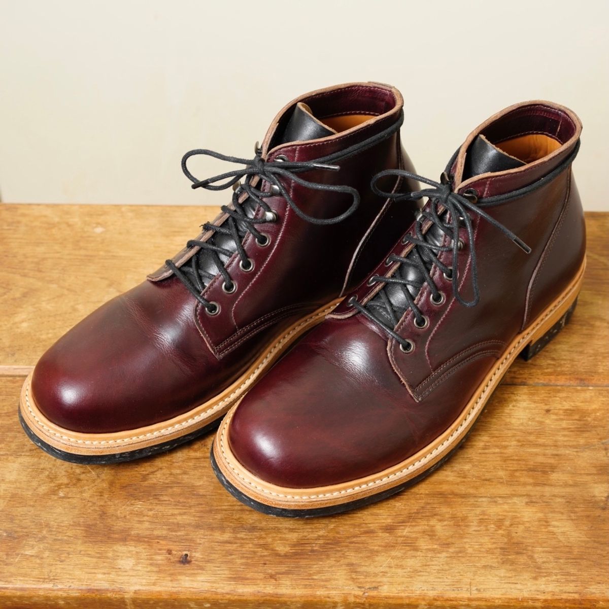 Photo by putzinboots on October 24, 2023 of the Jakkrabbits Service Boot in Horween Color 8 Chromexcel.