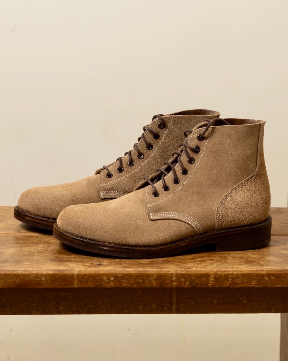 Photo by putzinboots on October 1, 2023 of the Oak Street Bootmakers Field Boot in Horween Marine Field Roughout.