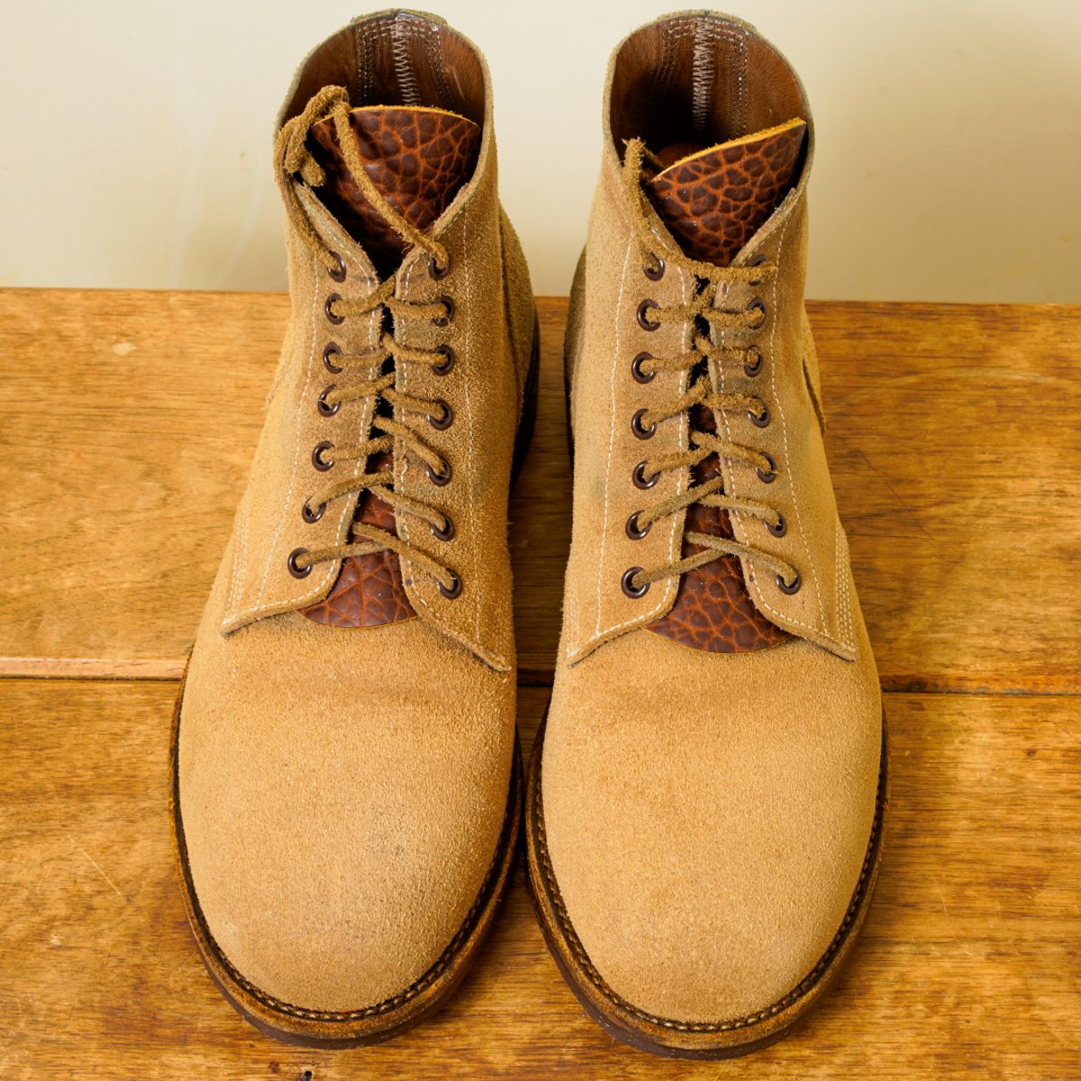 Photo by putzinboots on January 1, 2024 of the Oak Street Bootmakers Field Boot in Horween Marine Field Roughout.