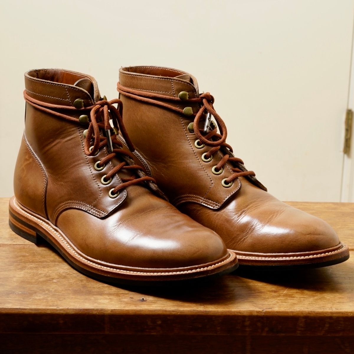 Photo by putzinboots on October 2, 2023 of the Grant Stone Diesel Boot in Horween Natural Chromexcel.