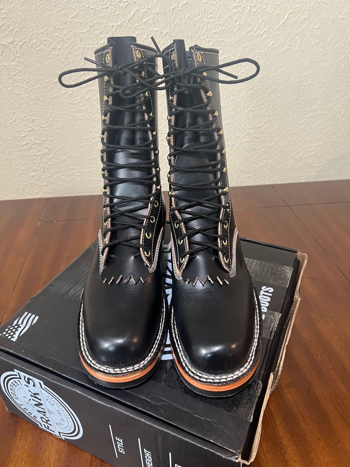 Photo by wcurry_1 on January 29, 2025 of the Frank's Boots Wilson in Horween Black Chromexcel.