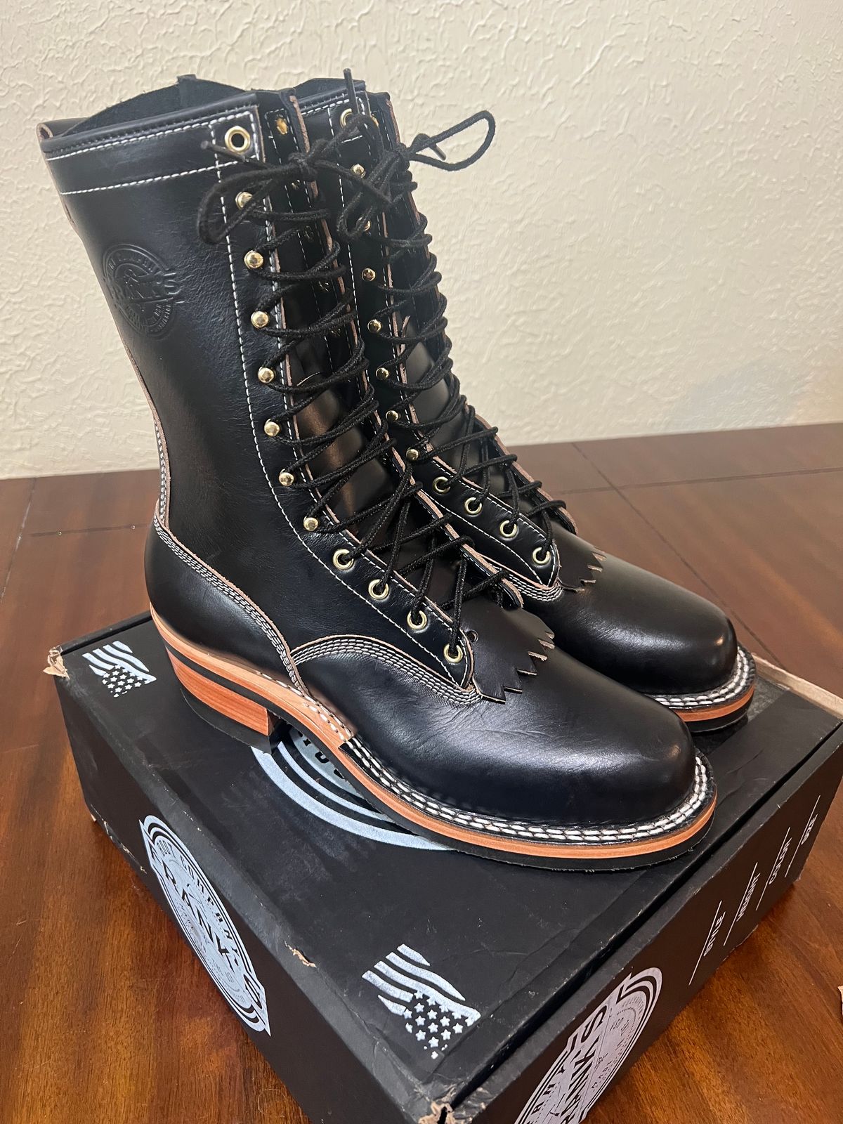 Photo by wcurry_1 on January 29, 2025 of the Frank's Boots Wilson in Horween Black Chromexcel.