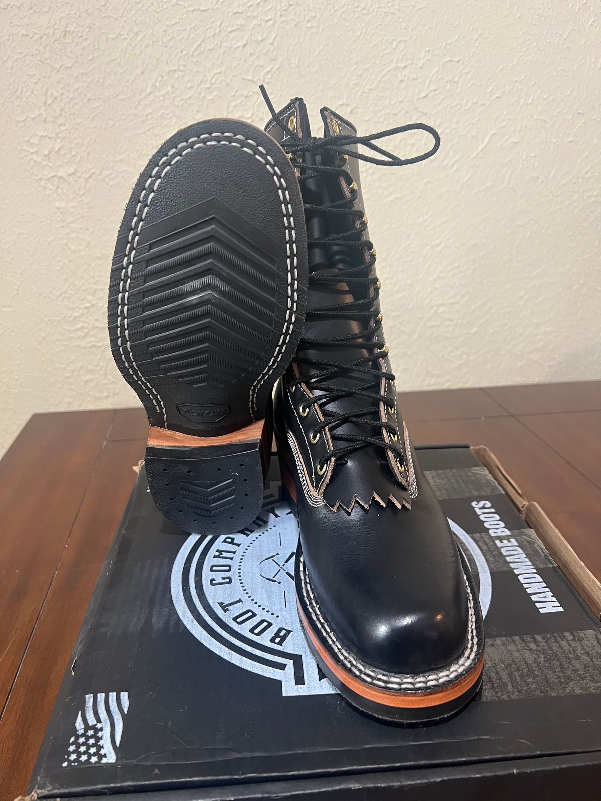 Photo by wcurry_1 on January 29, 2025 of the Frank's Boots Wilson in Horween Black Chromexcel.