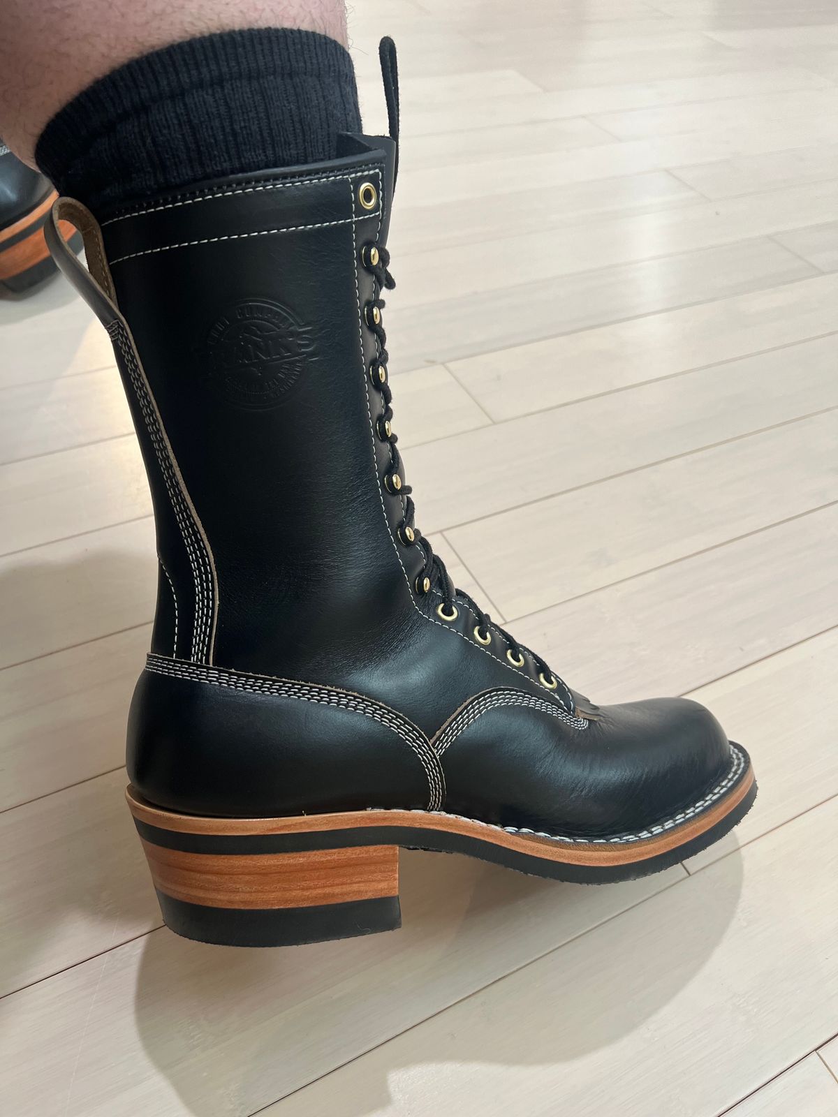 Photo by wcurry_1 on January 29, 2025 of the Frank's Boots Wilson in Horween Black Chromexcel.