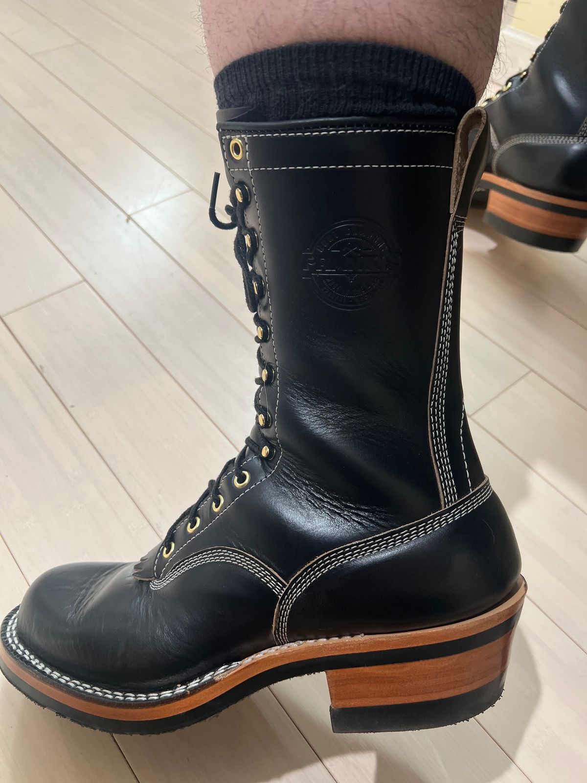 Photo by wcurry_1 on January 29, 2025 of the Frank's Boots Wilson in Horween Black Chromexcel.