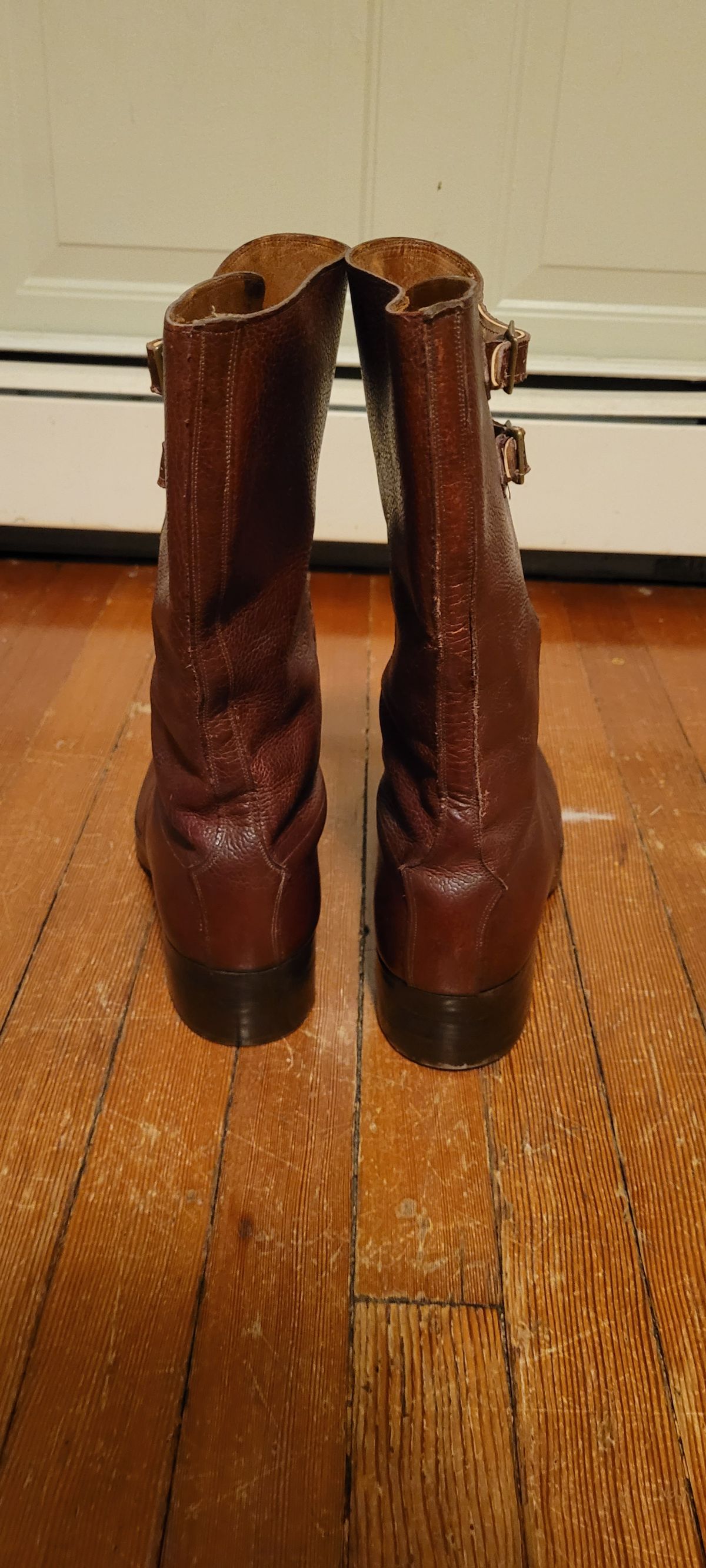 Photo by Argyle89 on October 1, 2023 of the Moccasin Makers Northampton 1945 in Unknown Leather.