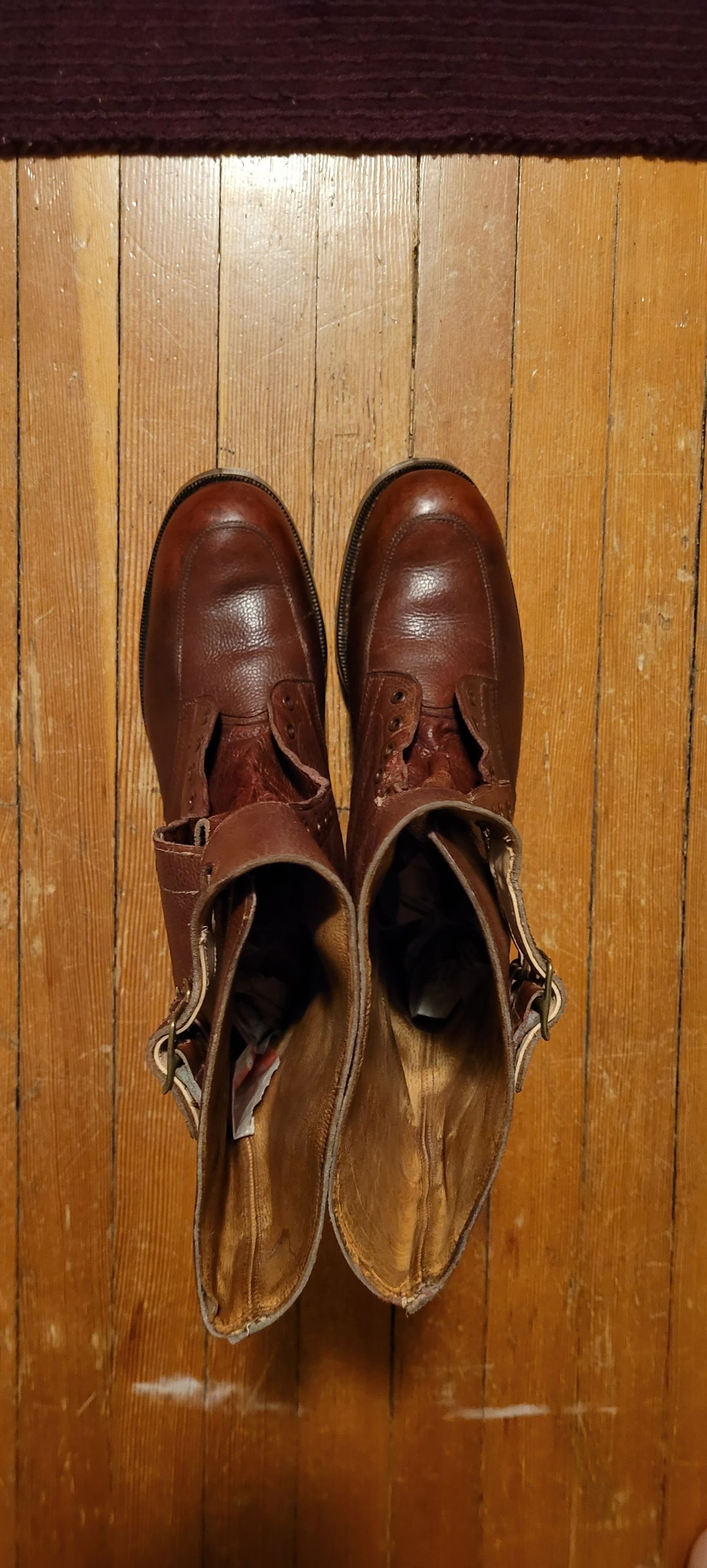 Photo by Argyle89 on October 1, 2023 of the Moccasin Makers Northampton 1945 in Unknown Leather.