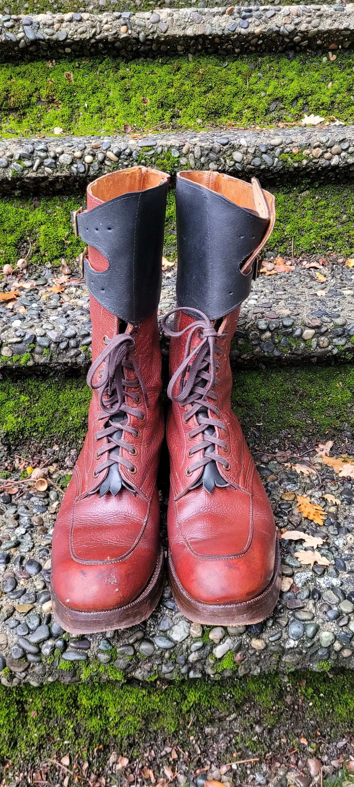 Photo by Argyle89 on November 3, 2023 of the Moccasin Makers Northampton 1945 in Unknown Leather.