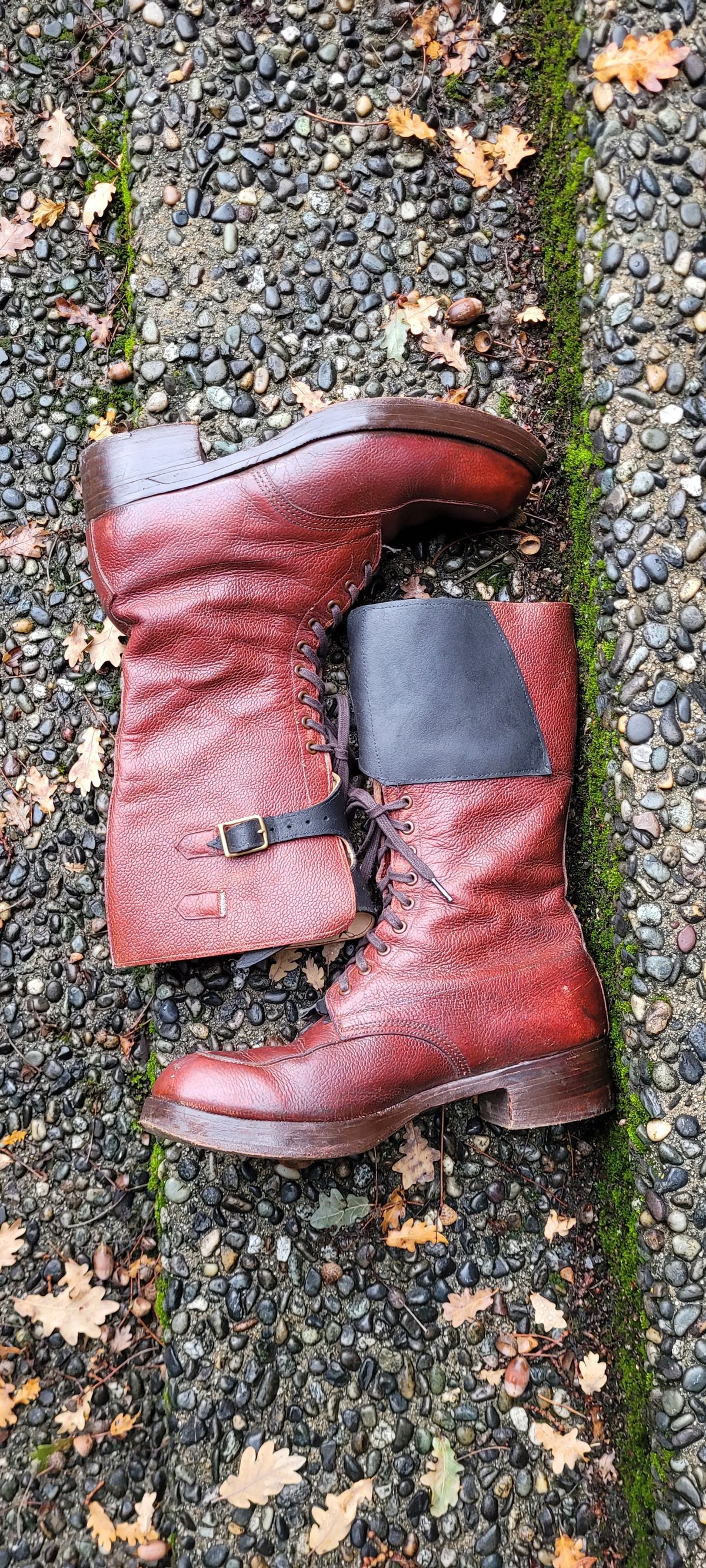 Photo by Argyle89 on November 3, 2023 of the Moccasin Makers Northampton 1945 in Unknown Leather.