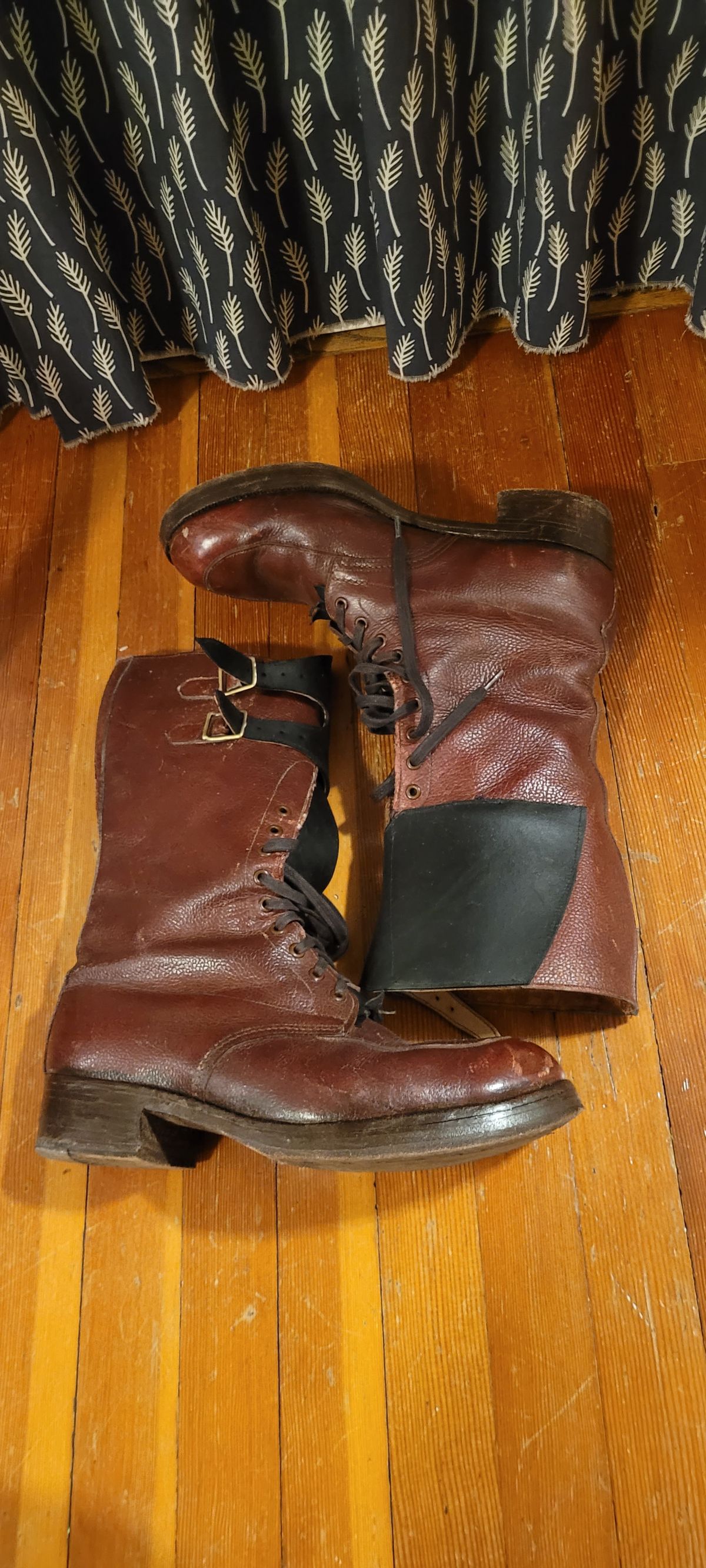 Photo by Argyle89 on January 6, 2024 of the Moccasin Makers Northampton 1945 in Unknown Leather.