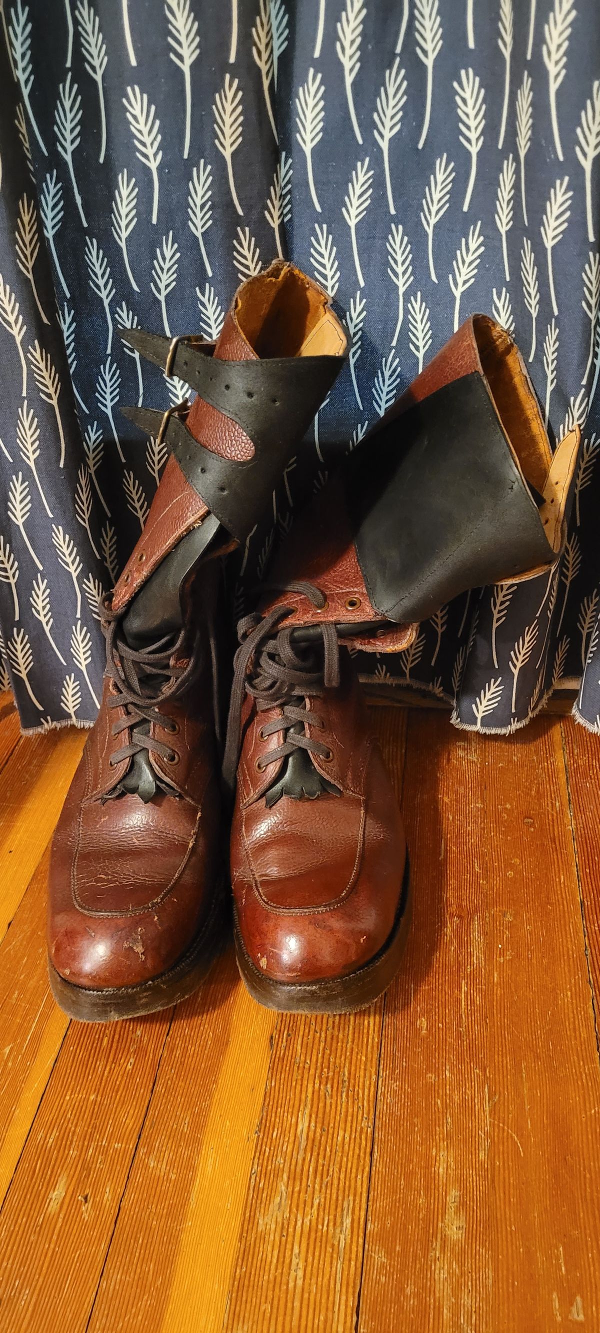 Photo by Argyle89 on February 6, 2024 of the Moccasin Makers Northampton 1945 in Unknown Leather.