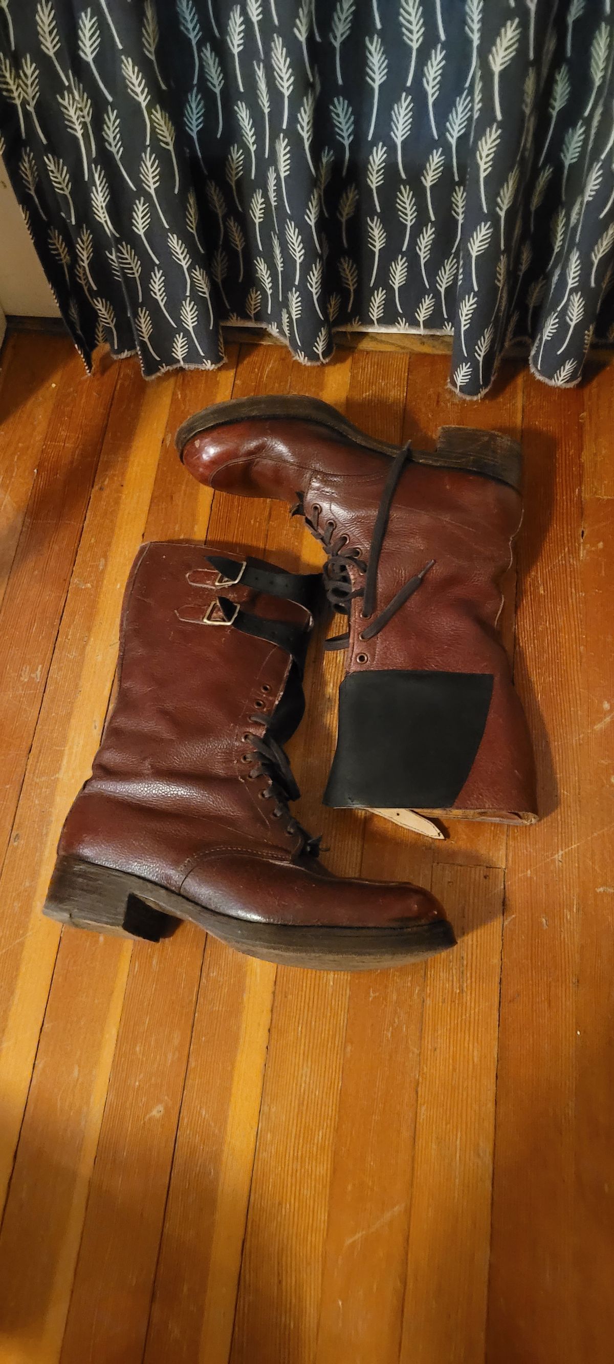 Photo by Argyle89 on February 6, 2024 of the Moccasin Makers Northampton 1945 in Unknown Leather.