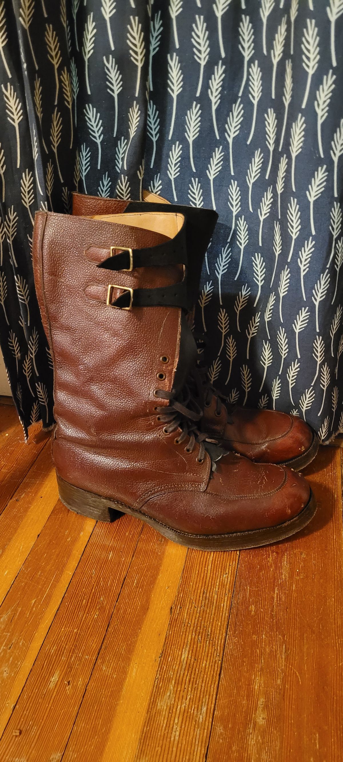 Photo by Argyle89 on February 6, 2024 of the Moccasin Makers Northampton 1945 in Unknown Leather.