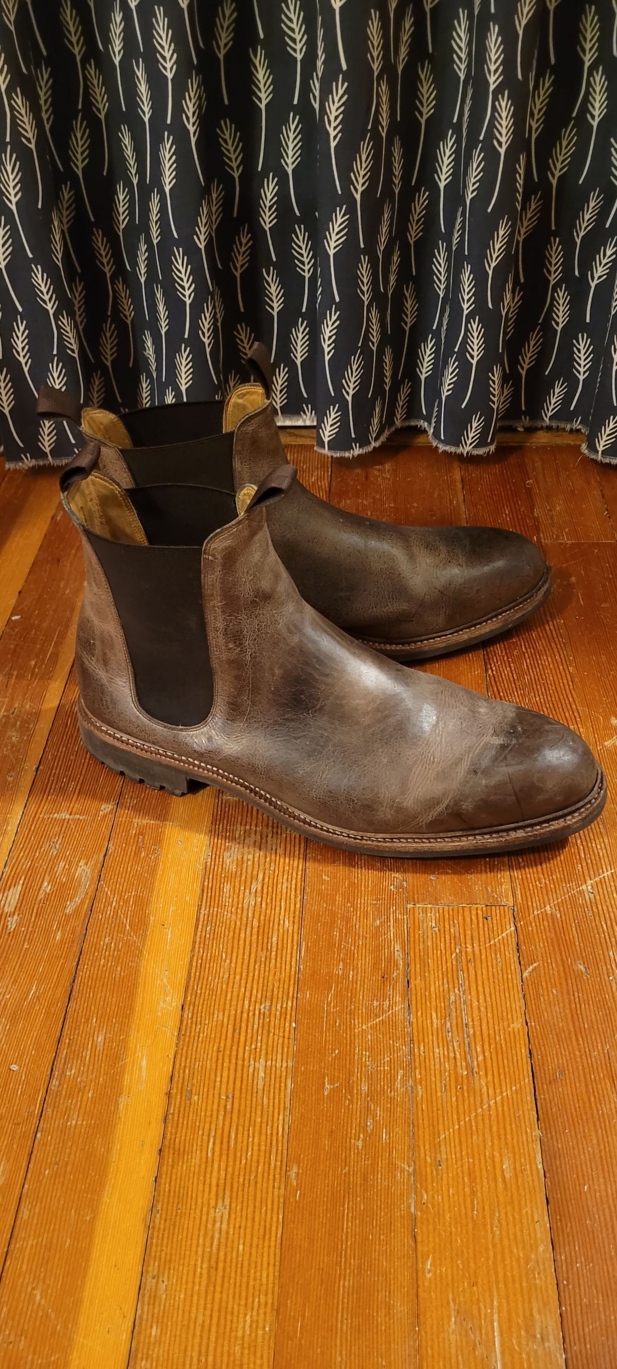 Photo by Argyle89 on January 6, 2024 of the Meermin Chelsea Boot in C.F. Stead Gaucho Waxy Kudu.