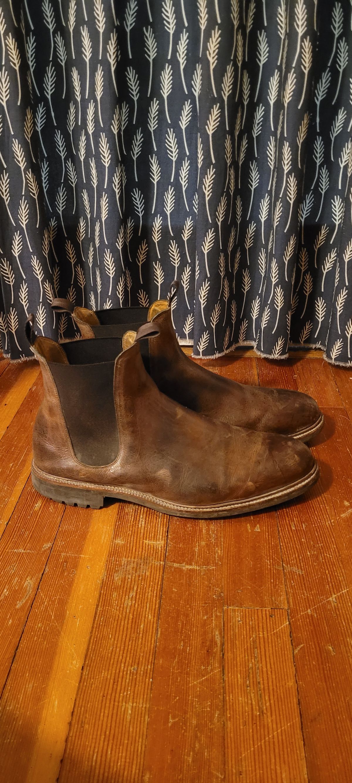 Photo by Argyle89 on February 6, 2024 of the Meermin Chelsea Boot in C.F. Stead Gaucho Waxy Kudu.