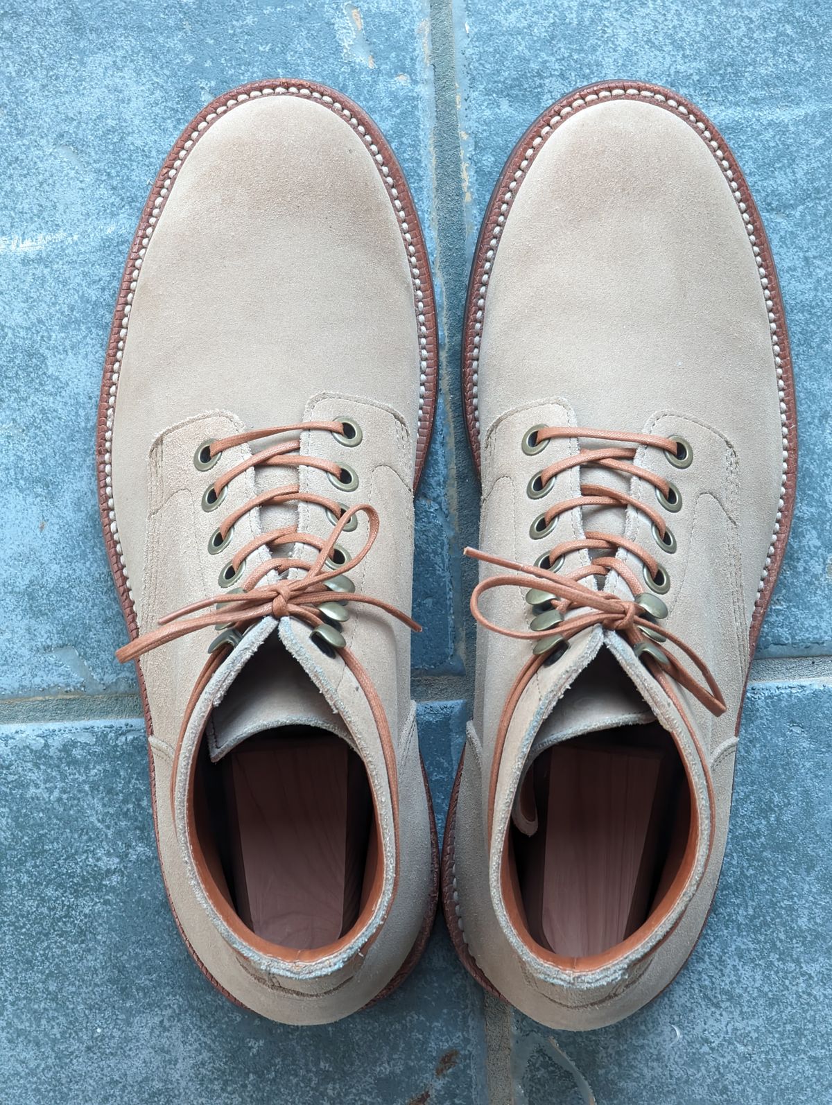 Photo by adroz7 on October 1, 2023 of the Grant Stone Diesel Boot in C.F. Stead Tan Repello Calf Suede.