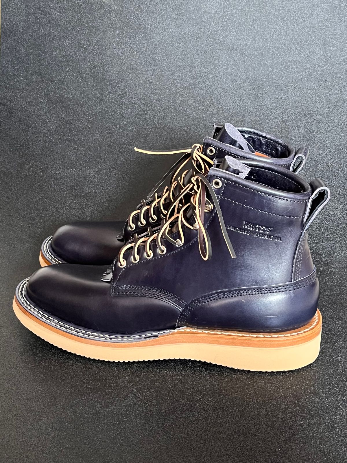 Photo by american1911 on October 1, 2025 of the White's 350 Cruiser in Maryam Navy Horsehide.