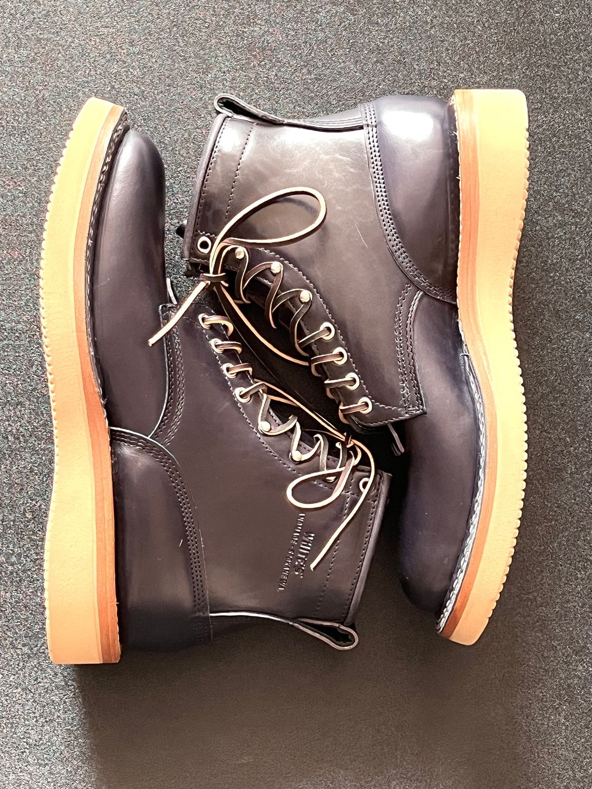 Photo by american1911 on October 1, 2025 of the White's 350 Cruiser in Maryam Navy Horsehide.