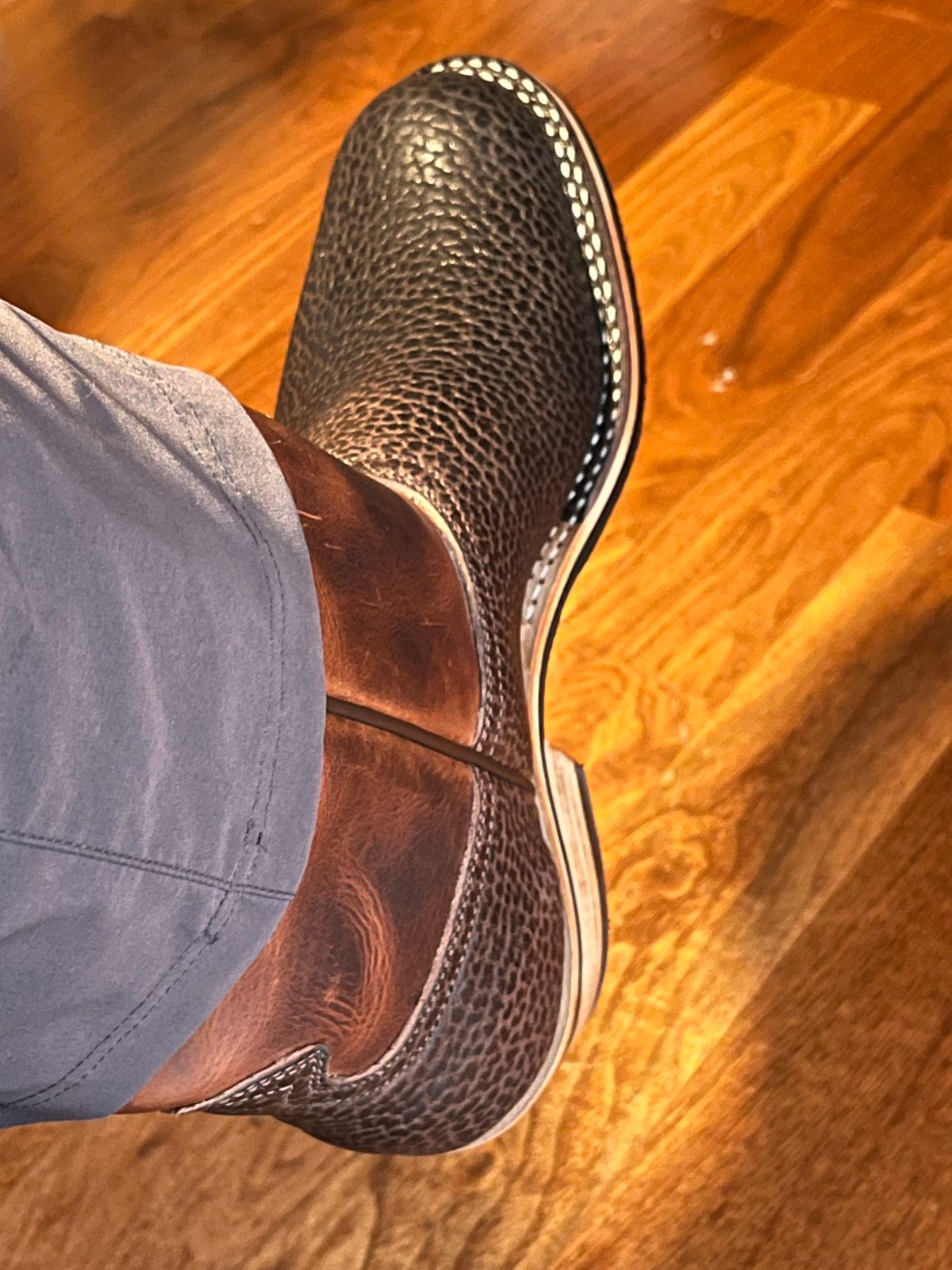 Photo by american1911 on July 18, 2025 of the Nicks PALOUSE in Walnut Bullhide vamp/ Orange Predator Top.