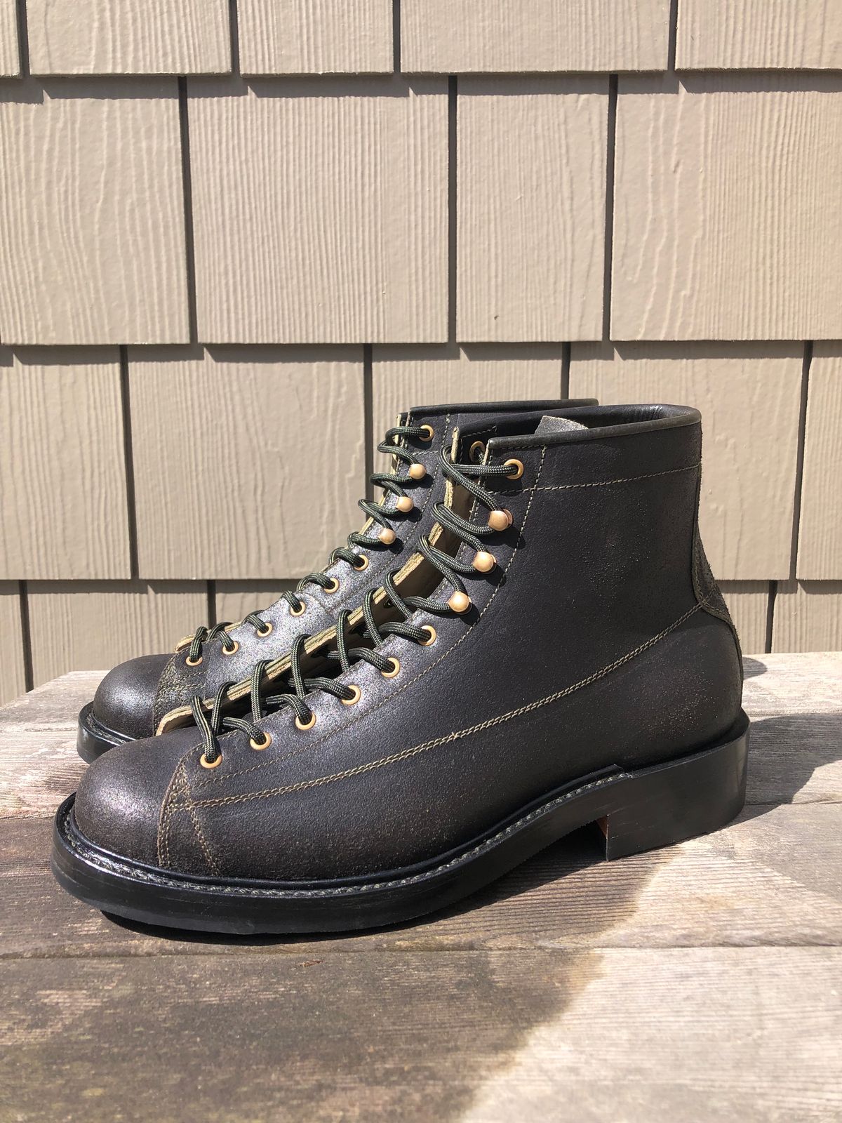 Photo by ChrisBurns670 on October 2, 2023 of the Sagara Cordmaster in Badalassi Carlo Oliva Minerva Overdyed Black.