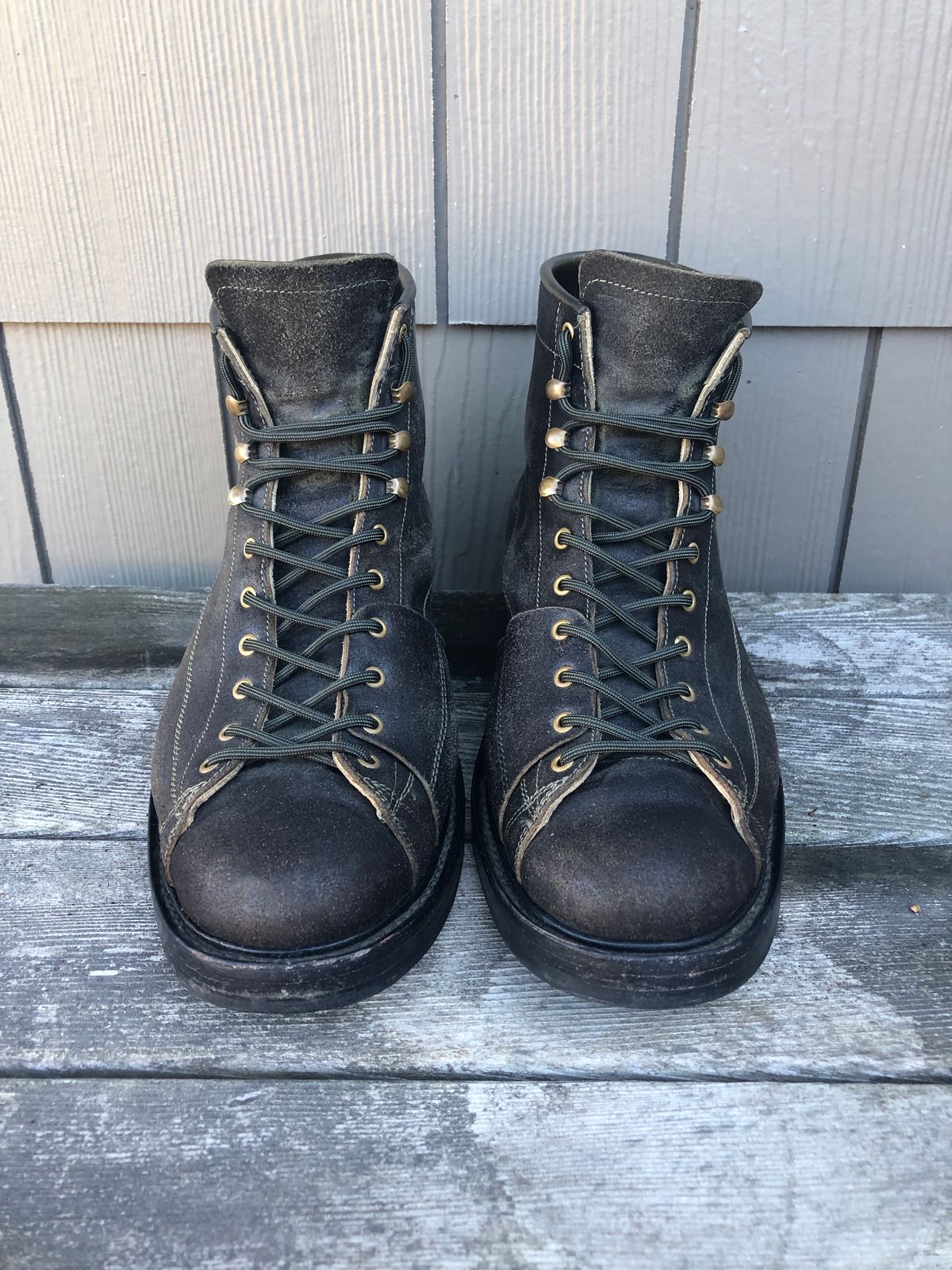 Photo by ChrisBurns670 on January 2, 2024 of the Sagara Cordmaster in Badalassi Carlo Oliva Minerva Overdyed Black.