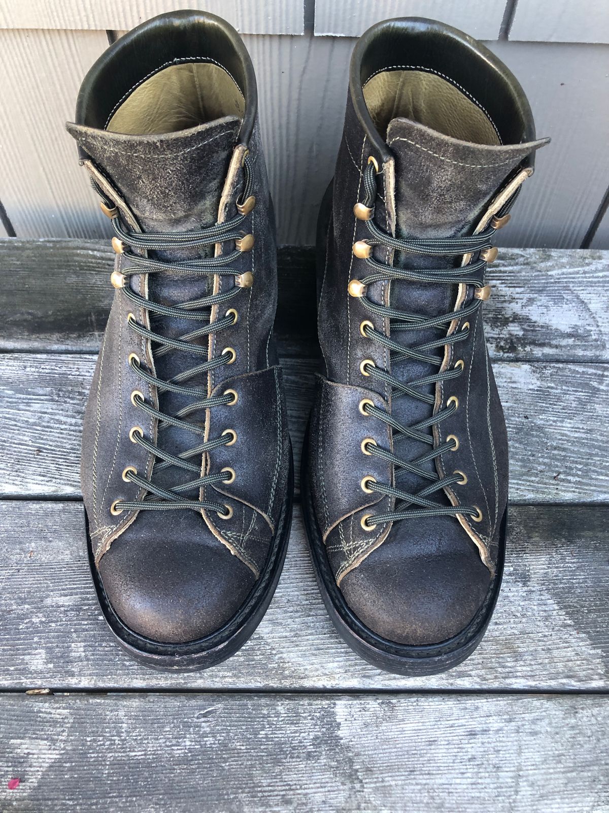 Photo by ChrisBurns670 on January 2, 2024 of the Sagara Cordmaster in Badalassi Carlo Oliva Minerva Overdyed Black.