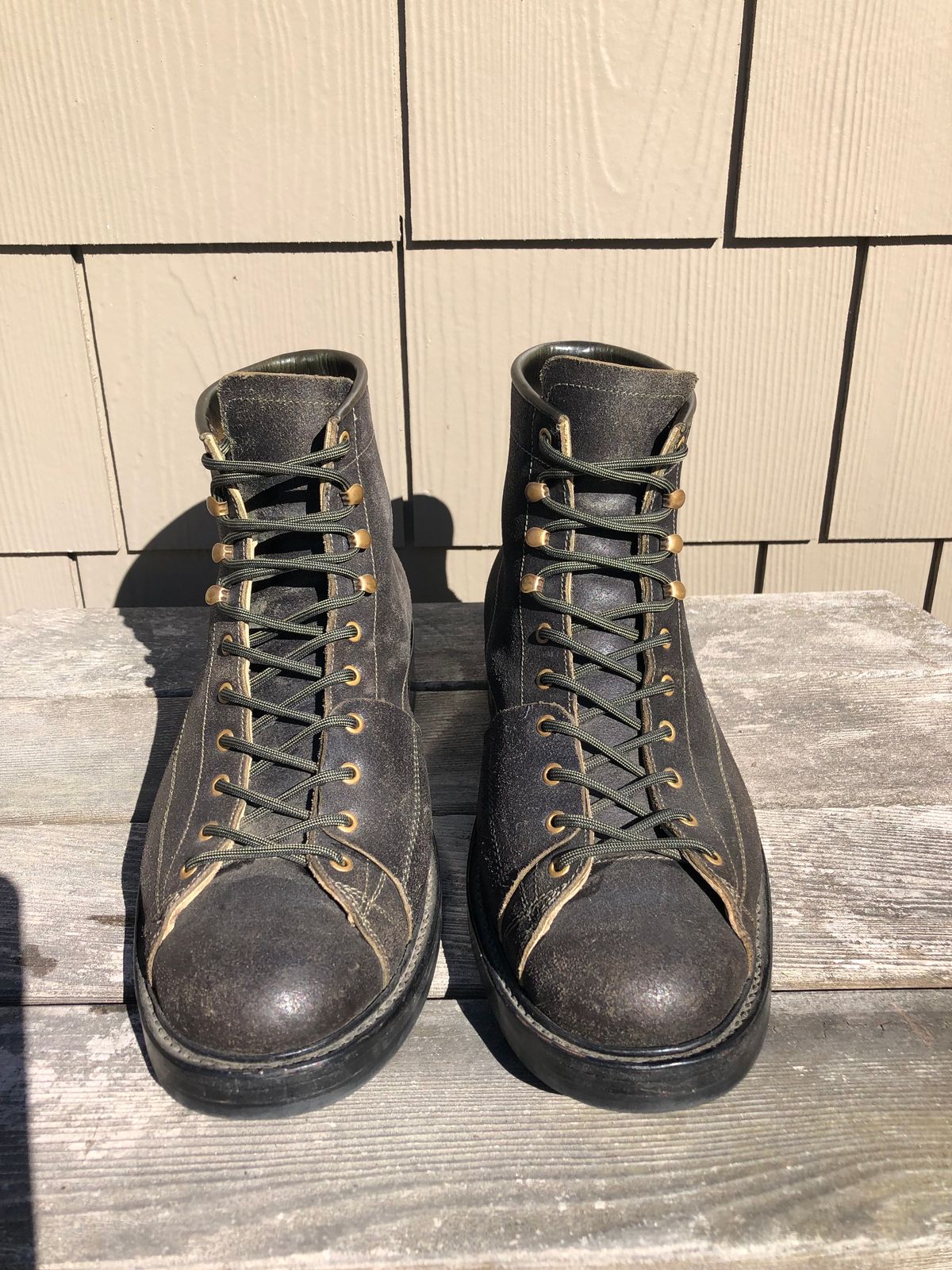 Photo by ChrisBurns670 on November 5, 2023 of the Sagara Cordmaster in Badalassi Carlo Oliva Minerva Overdyed Black.
