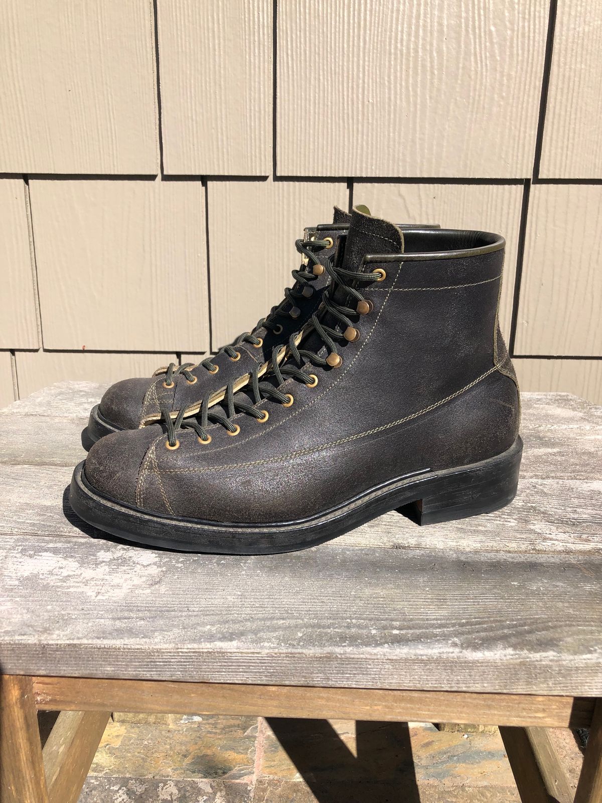 Photo by ChrisBurns670 on November 5, 2023 of the Sagara Cordmaster in Badalassi Carlo Oliva Minerva Overdyed Black.