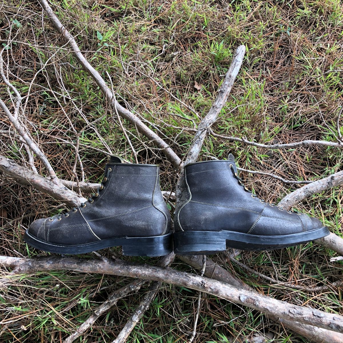 Photo by ChrisBurns670 on December 3, 2023 of the Sagara Cordmaster in Badalassi Carlo Oliva Minerva Overdyed Black.