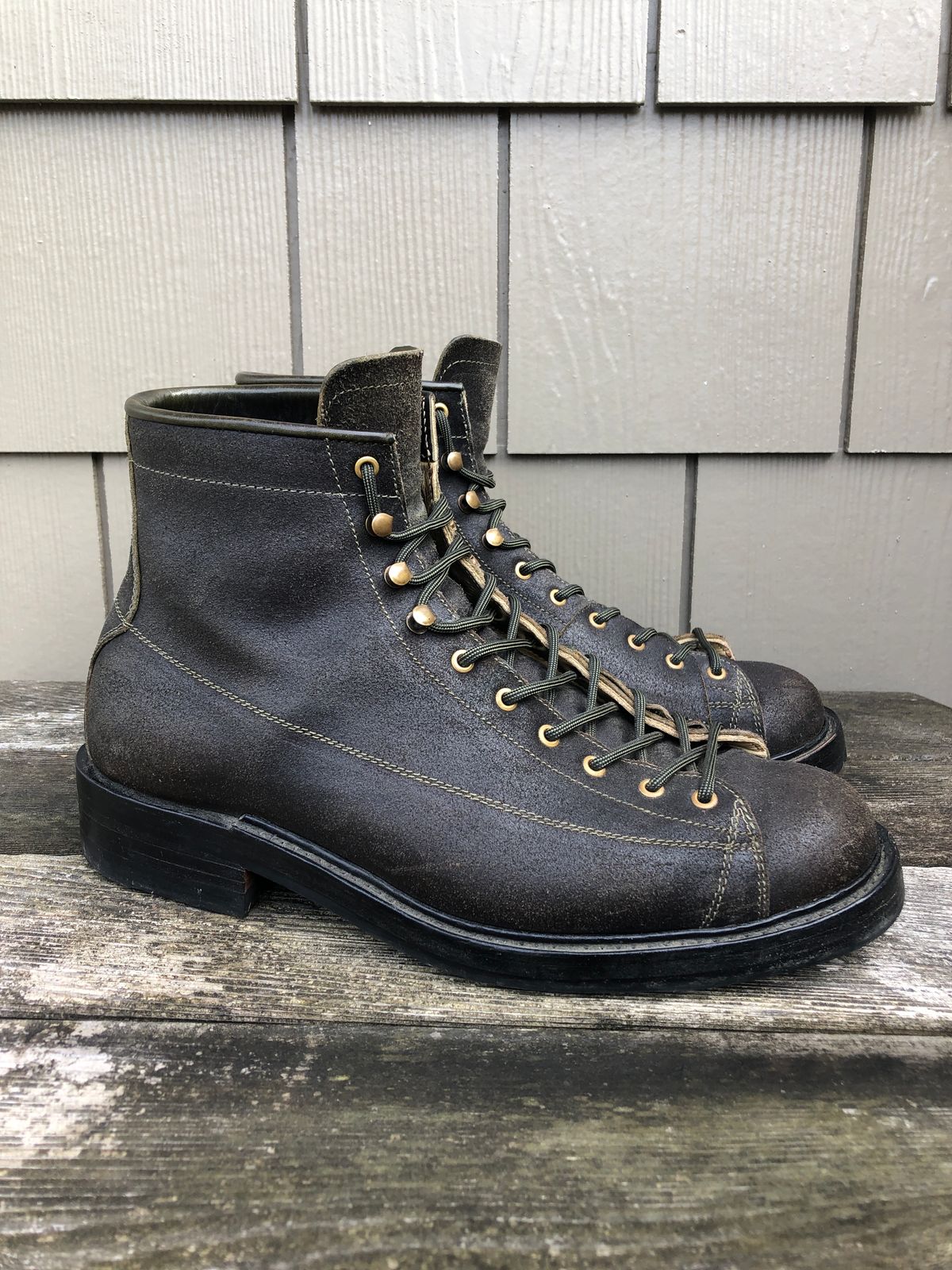 Photo by ChrisBurns670 on December 3, 2023 of the Sagara Cordmaster in Badalassi Carlo Oliva Minerva Overdyed Black.
