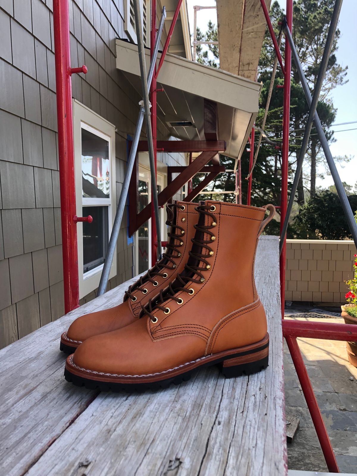 Photo by ChrisBurns670 on October 2, 2023 of the Nicks DomePro in Wickett & Craig Tan English Bridle.