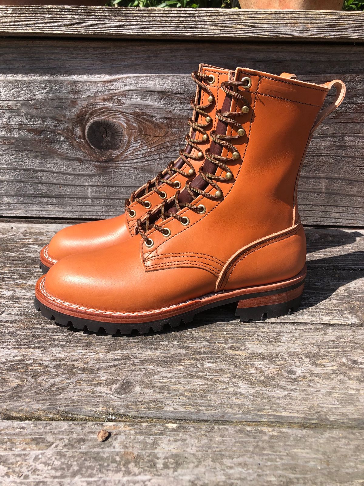 Photo by ChrisBurns670 on October 2, 2023 of the Nicks DomePro in Wickett & Craig Tan English Bridle.