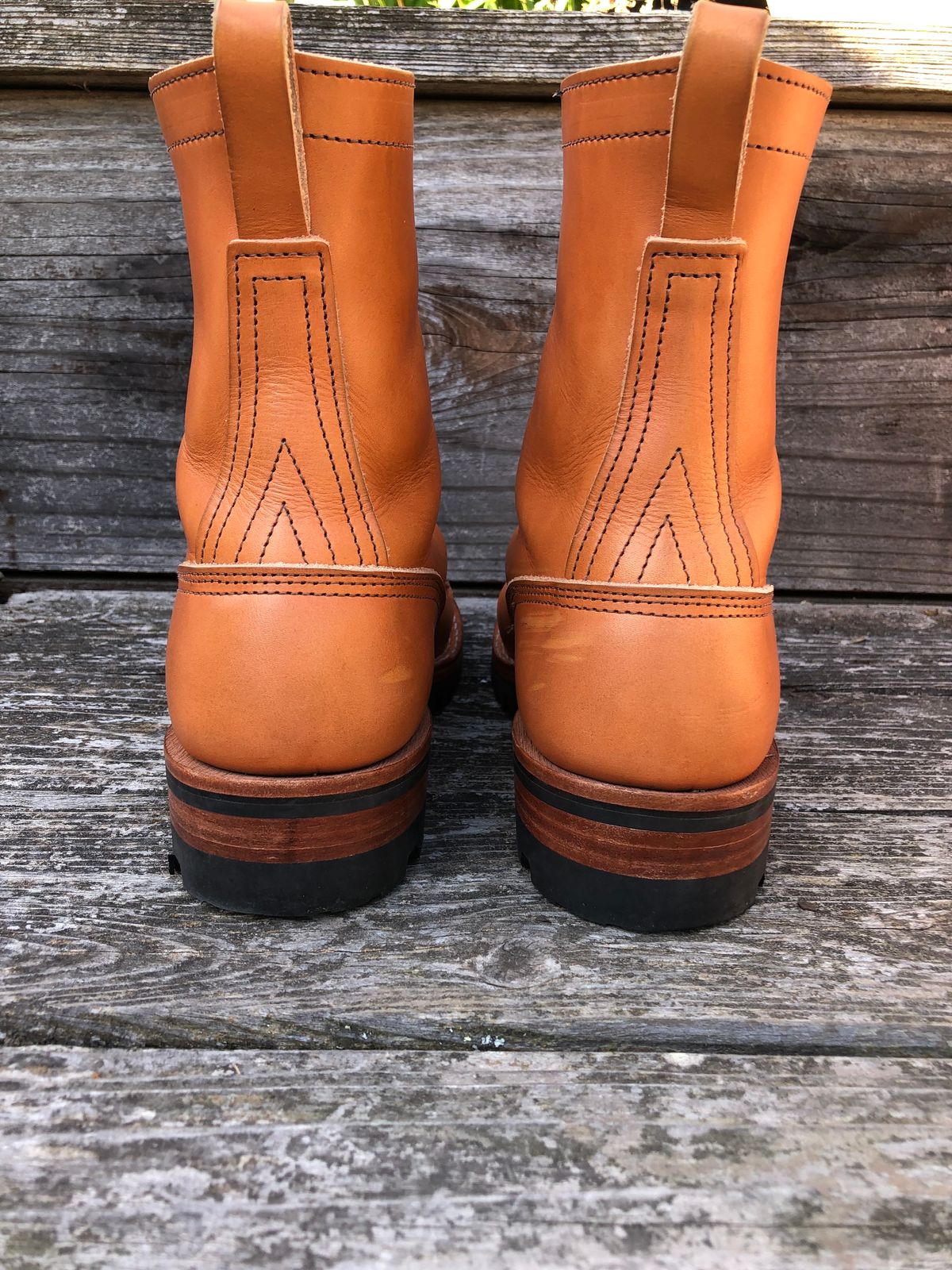 Photo by ChrisBurns670 on November 5, 2023 of the Nicks DomePro in Wickett & Craig Tan English Bridle.