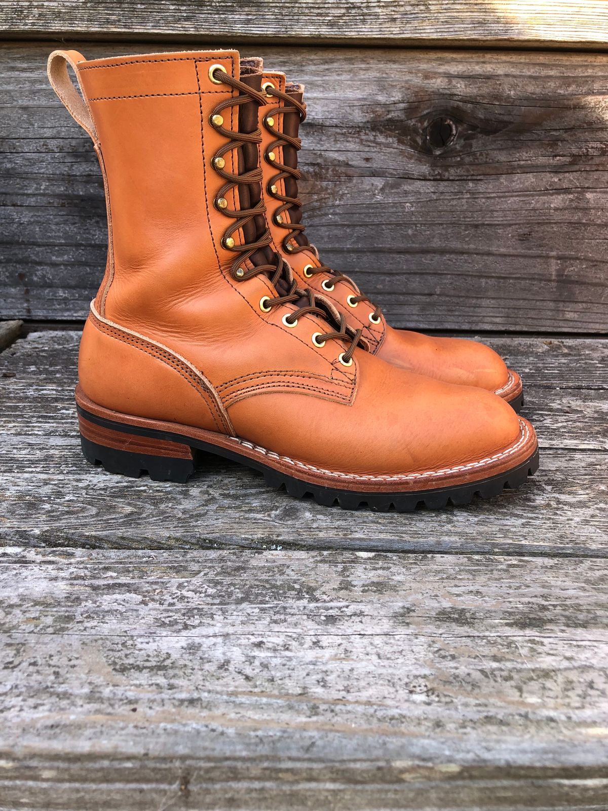 Photo by ChrisBurns670 on November 5, 2023 of the Nicks DomePro in Wickett & Craig Tan English Bridle.