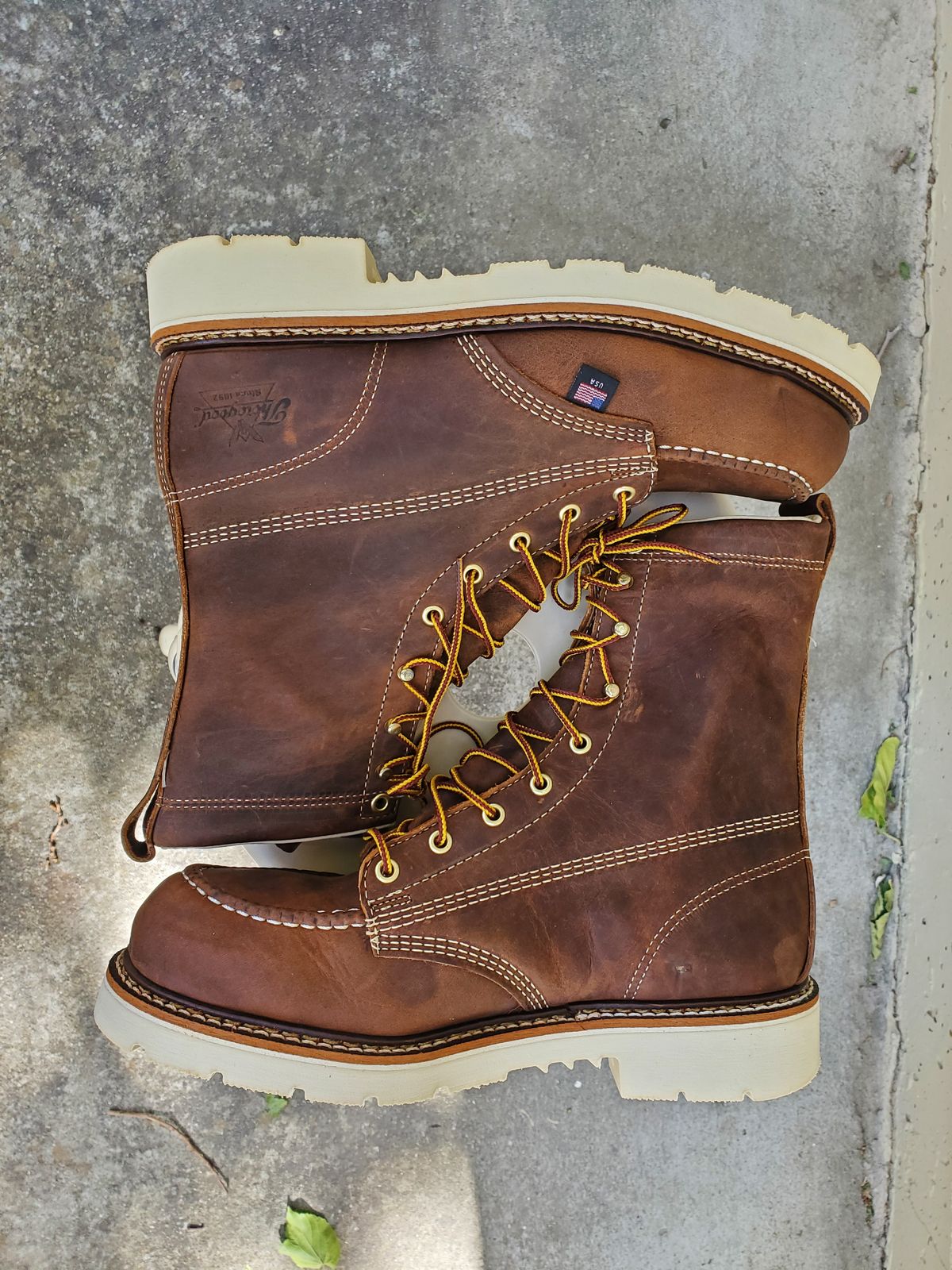 Photo by forest_chief on November 1, 2023 of the Thorogood American Heritage 8" Moc Toe in Seidel Trail Crazy Horse.