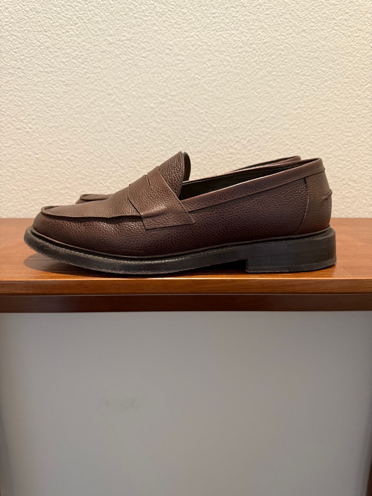 Photo by andrew_mier on January 23, 2025 of the Blackstock & Weber The Ellis Penny Loafer in Pebble Leather Chocolate.