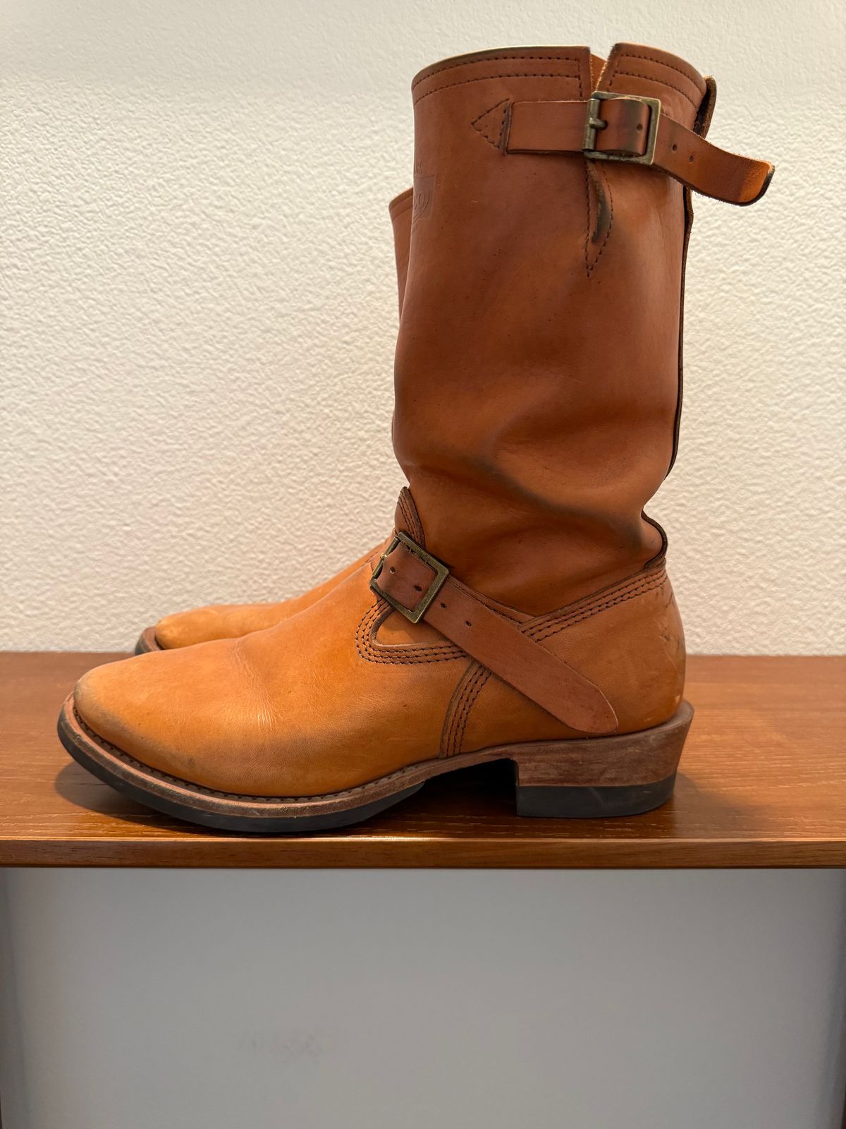 Photo by andrew_mier on January 24, 2025 of the Wesco x S&S Van Cleef III in Horween Natural Essex.