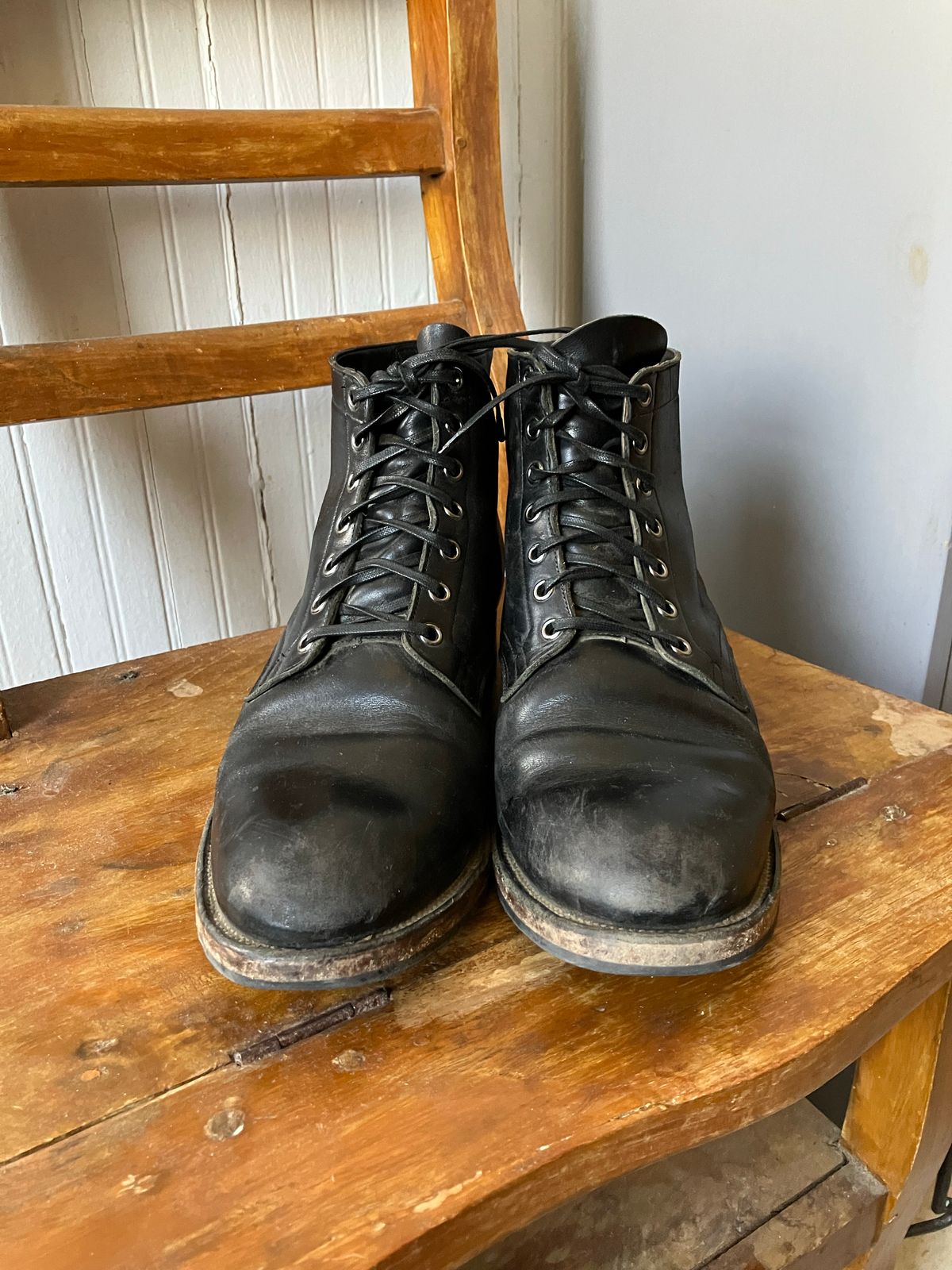 Photo by nr17 on November 4, 2022 of the Viberg Service Boot in Horween Black Chromexcel.