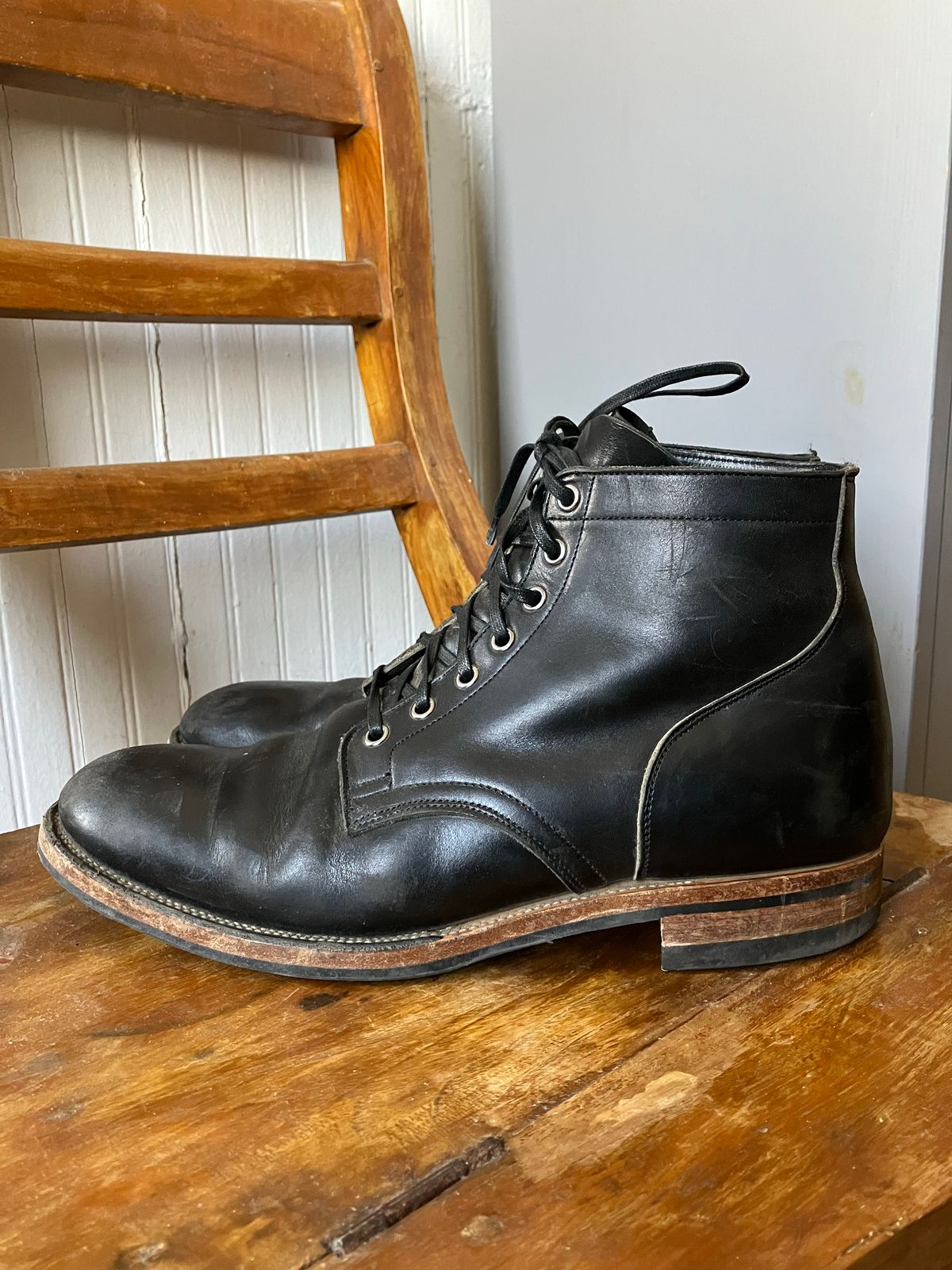 Photo by nr17 on November 4, 2022 of the Viberg Service Boot in Horween Black Chromexcel.