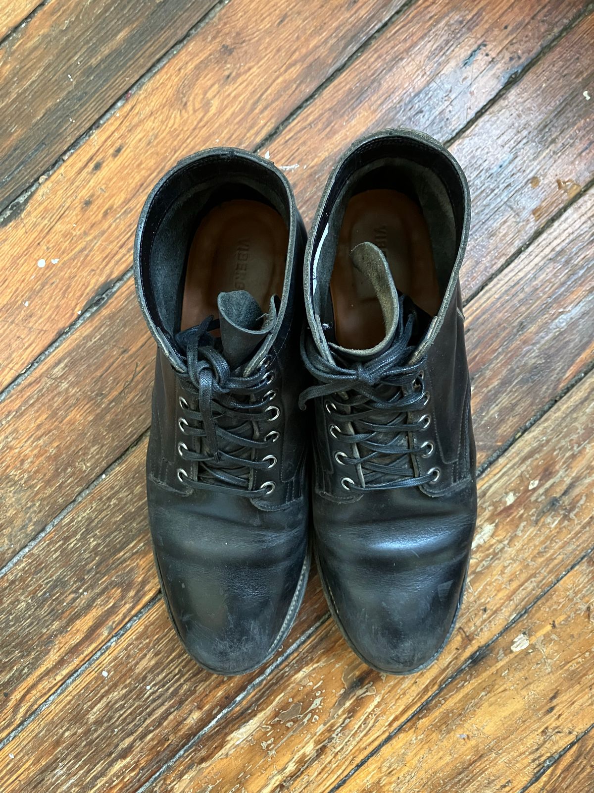 Photo by nr17 on November 4, 2022 of the Viberg Service Boot in Horween Black Chromexcel.