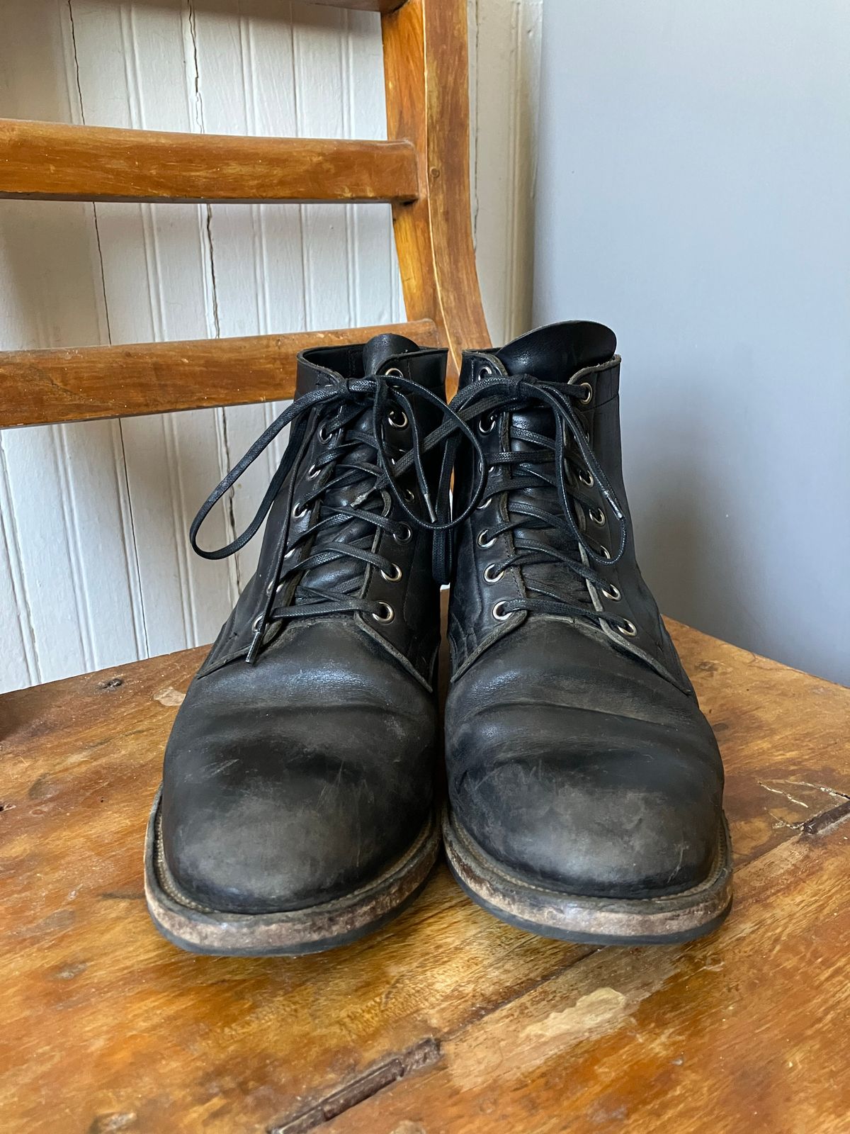 Photo by nr17 on December 4, 2022 of the Viberg Service Boot in Horween Black Chromexcel.