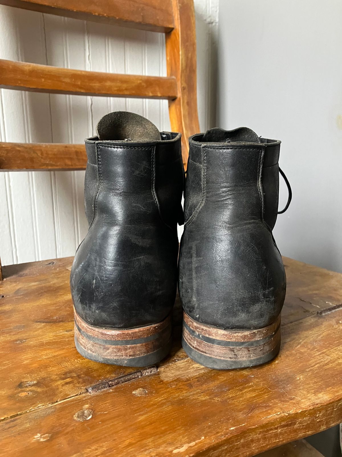 Photo by nr17 on January 4, 2023 of the Viberg Service Boot in Horween Black Chromexcel.